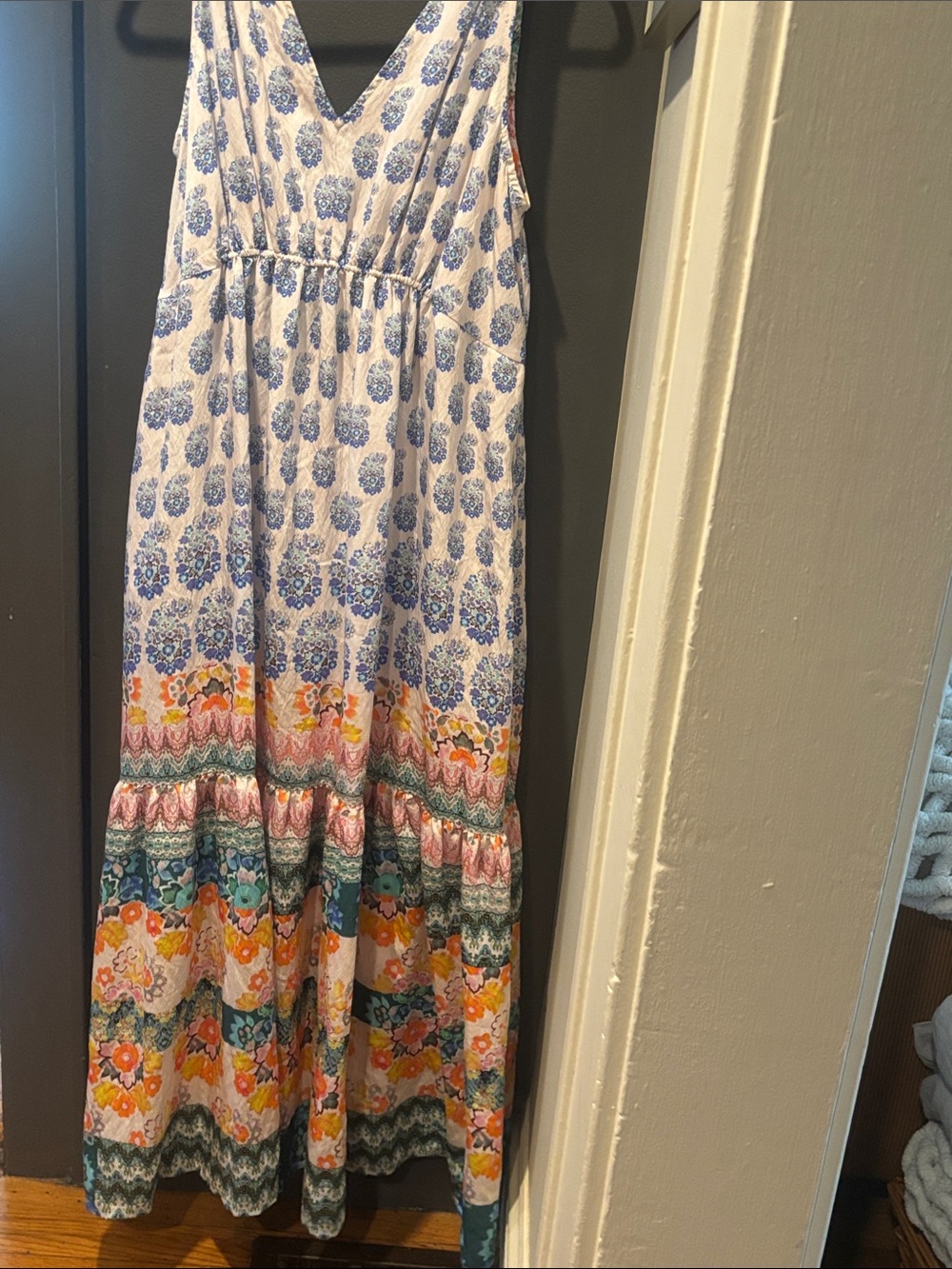 Sleeveless Floral Tiered Maxi Dress in White and Blue